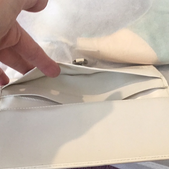 Authentic Vintage Jackie O Gucci White Long Wallet - Picture 7 of 14